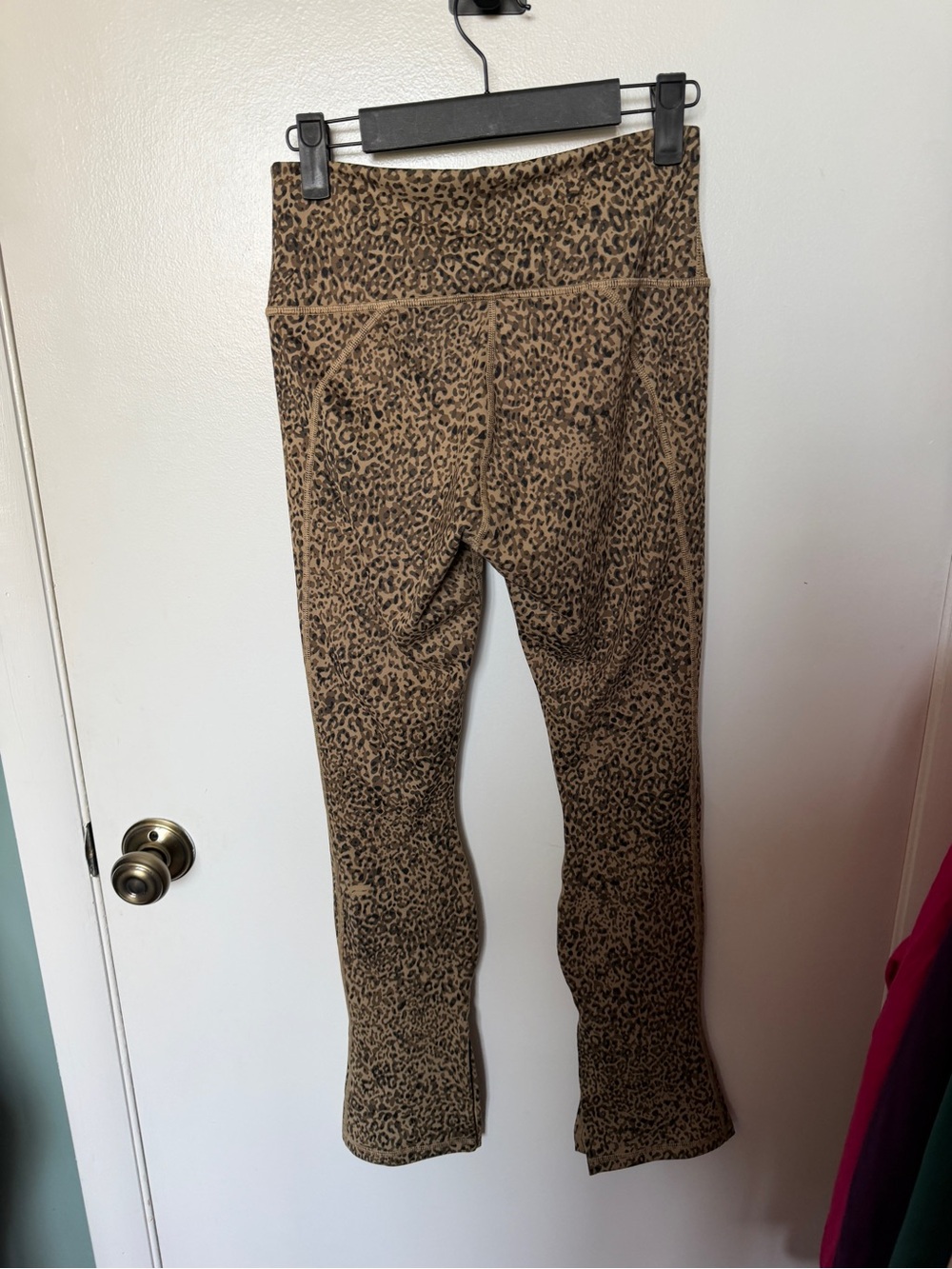 NWT Fabletics DEFINE SPLIT HEM PANT - SHORT - Picture 8 of 8